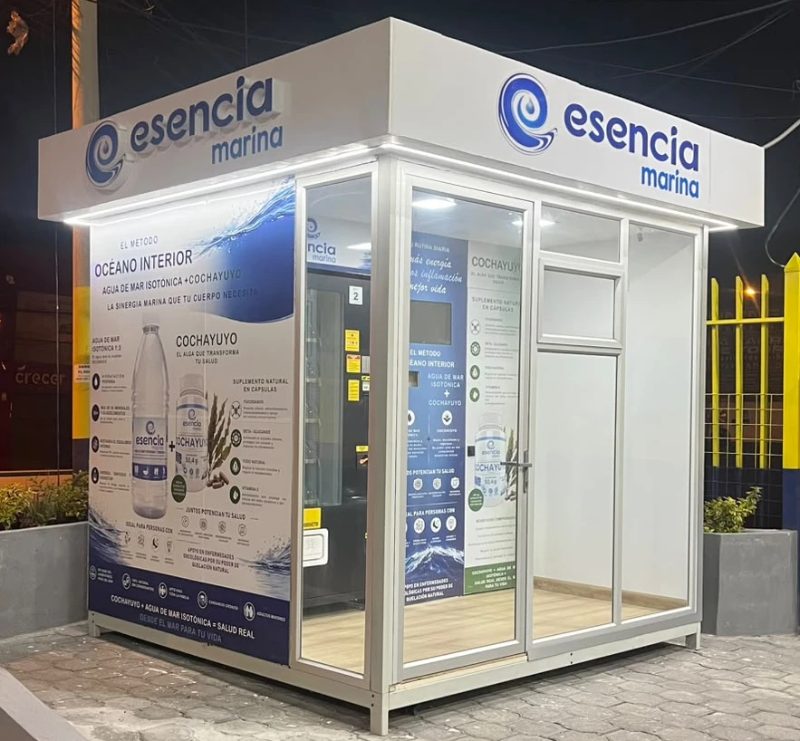 Máquina expendedora Esencia Marina dentro del TuTi en Latacunga